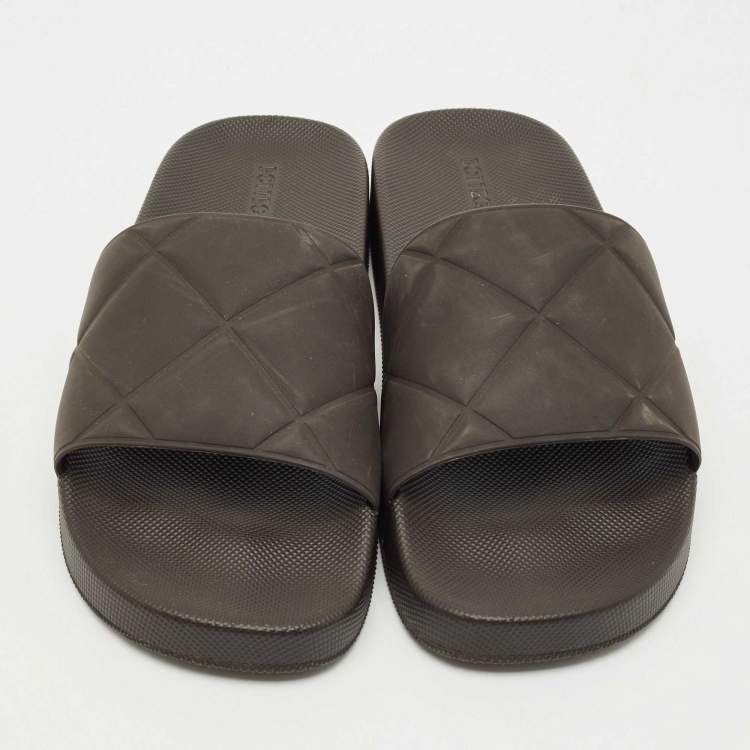Pre Owned Bottega Veneta Brown Quilted Rubber Pool Slides Size 42