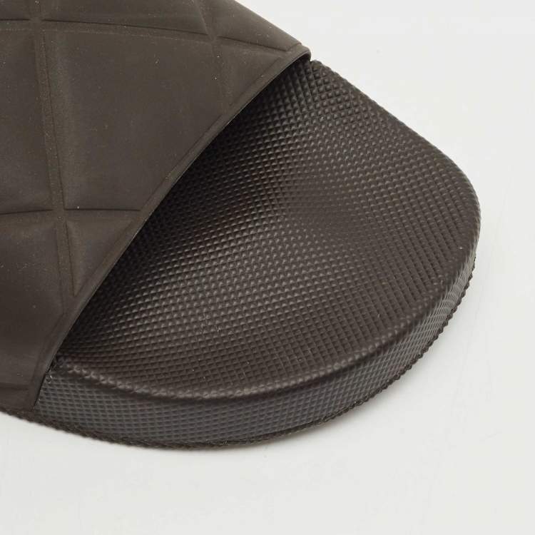 Pre Owned Bottega Veneta Brown Quilted Rubber Pool Slides Size 42