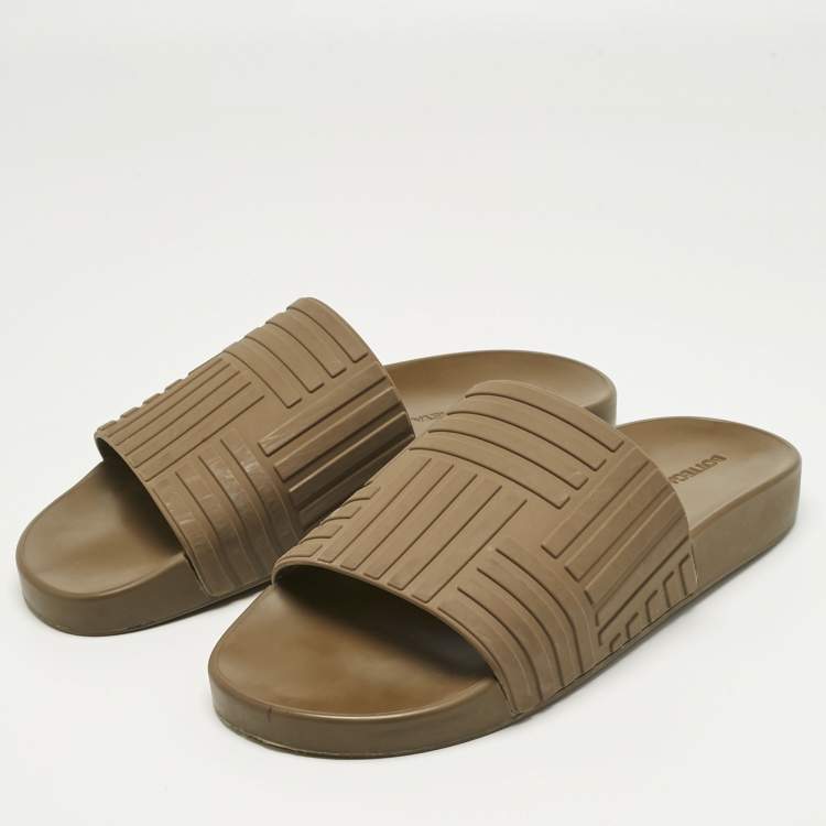 Pre Owned Bottega Veneta Brown Rubber Slide Sandals Size 42