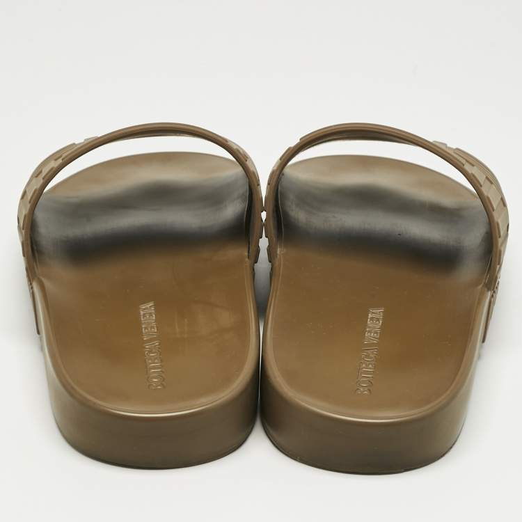 Pre Owned Bottega Veneta Brown Rubber Slide Sandals Size 42
