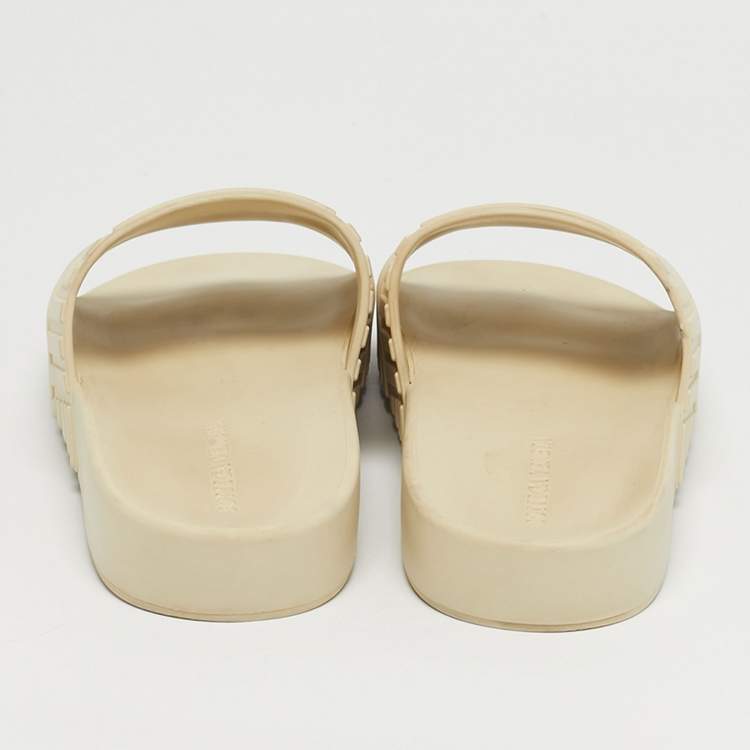 Pre Owned Bottega Veneta Beige Rubber Pool Slippers Size 36