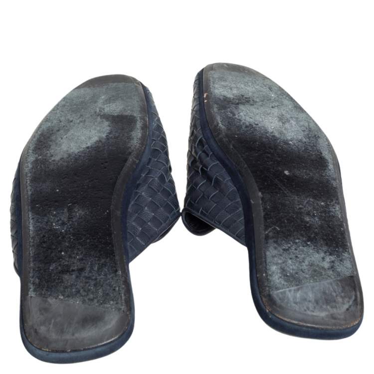 Pre Owned Bottega Veneta  Blue Intrecciato Leather Fiandra Mules Size 42