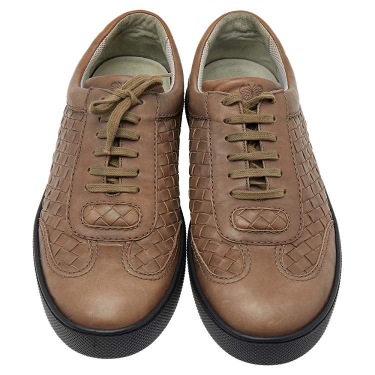 مملوكة مسبقًا Bottega Veneta Brown Intrecciato Leather Low Top Sneakers Size 41