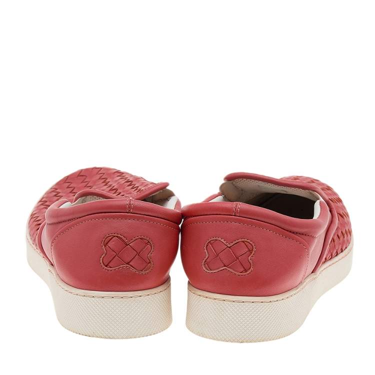 Pre Owned Bottega Veneta Red Intrecciato Leather Slip On Sneakers Size 41