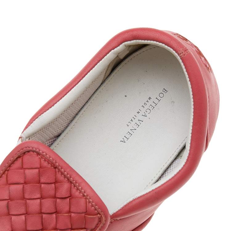 Pre Owned Bottega Veneta Red Intrecciato Leather Slip On Sneakers Size 41