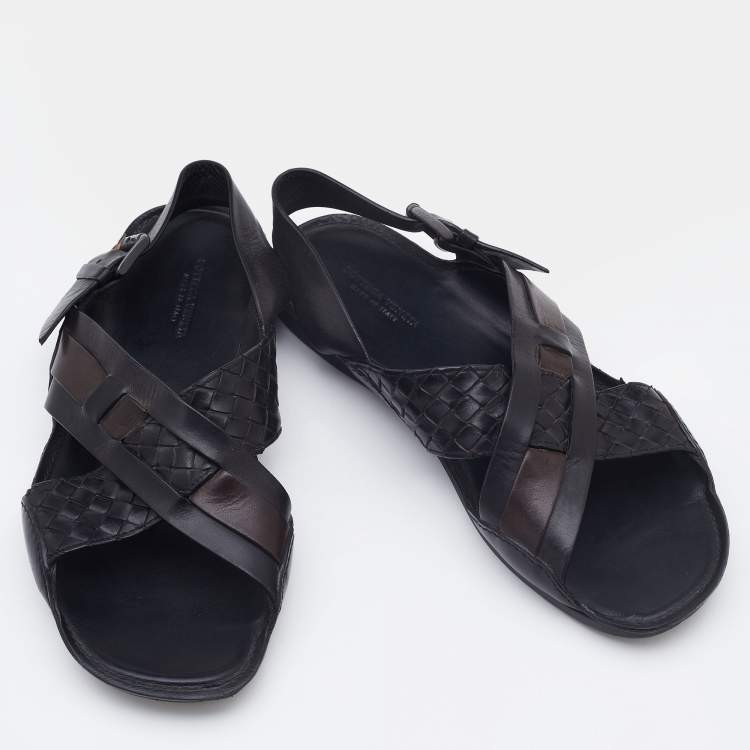 Pre Owned Bottega Veneta Black/Dark Brown Intrecciato Leather Criss Cross Flat Sandals Size 42.5