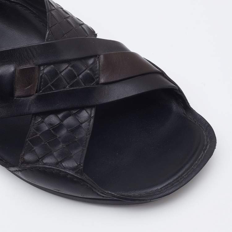 Pre Owned Bottega Veneta Black/Dark Brown Intrecciato Leather Criss Cross Flat Sandals Size 42.5