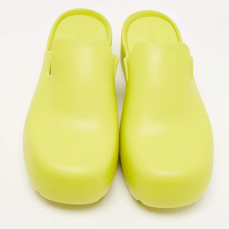 Pre Owned Bottega Veneta Lime Rubber Flash Mules Size 43