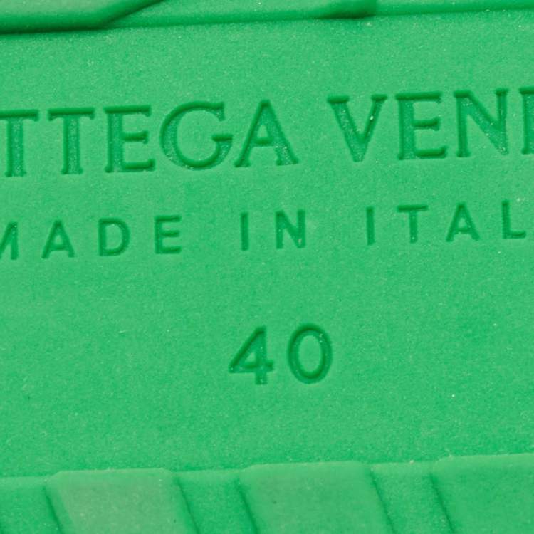 Pre Owned Bottega Veneta Green Rubber Flat Slides Size 40