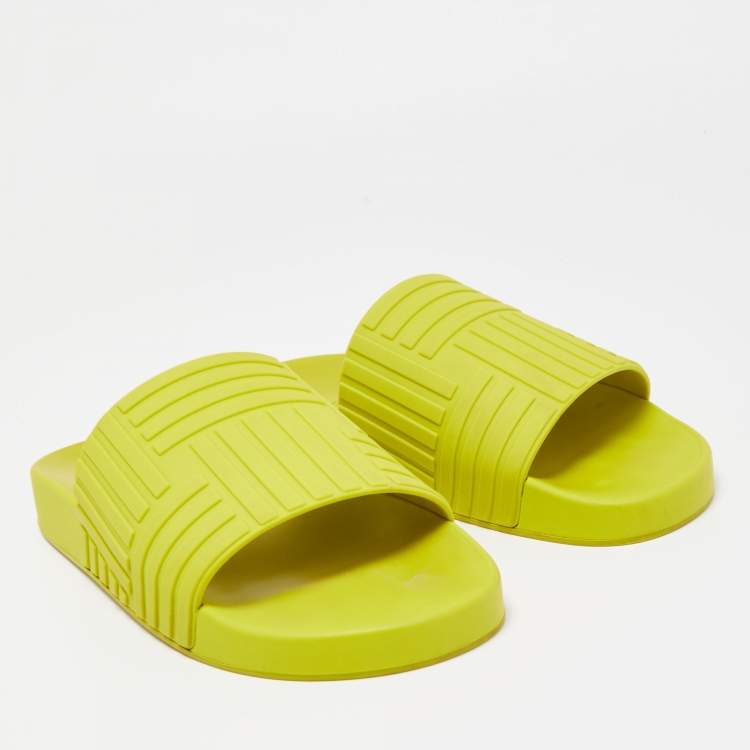 Pre Owned Bottega Veneta Green Rubber Carpet Slides Size 41