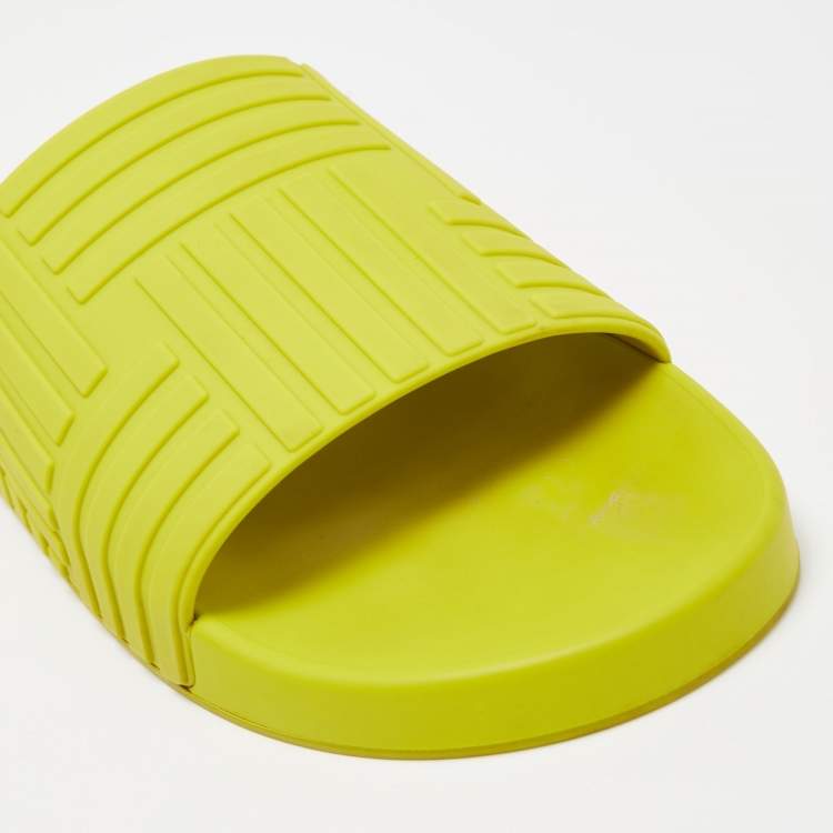 Pre Owned Bottega Veneta Green Rubber Carpet Slides Size 41