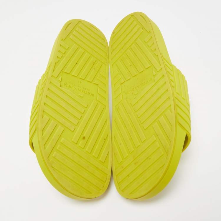 Pre Owned Bottega Veneta Green Rubber Carpet Slides Size 41