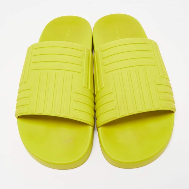 Pre Owned Bottega Veneta Green Rubber Carpet Slides Size 41
