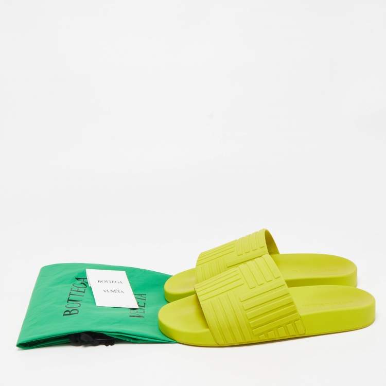 Pre Owned Bottega Veneta Green Rubber Carpet Slides Size 41
