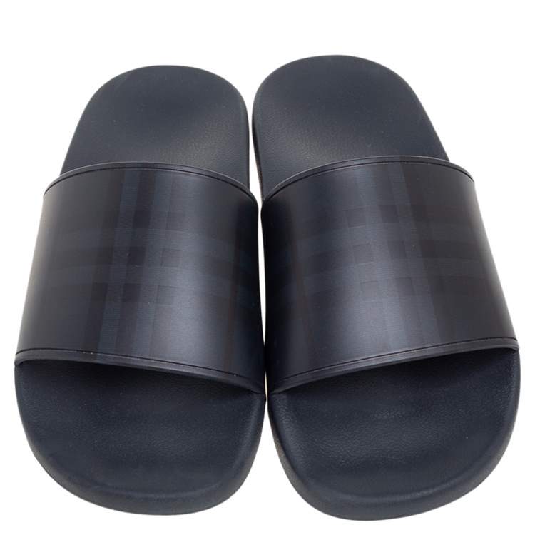 Pre Owned Burberry Black Rubber Furley Slide Flat Sandals Size 43