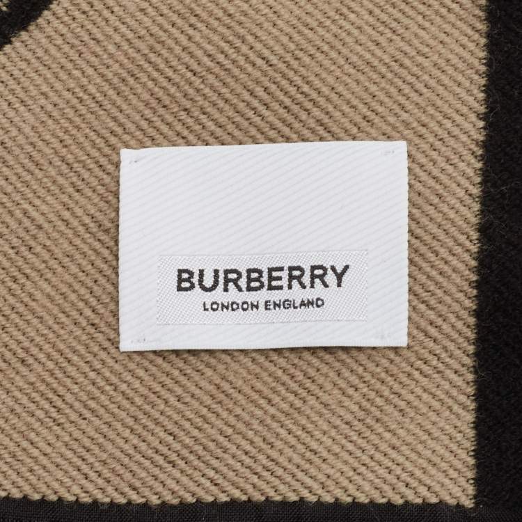 Pre Owned Burberry Archive Beige See the Future Wool Football Scarf