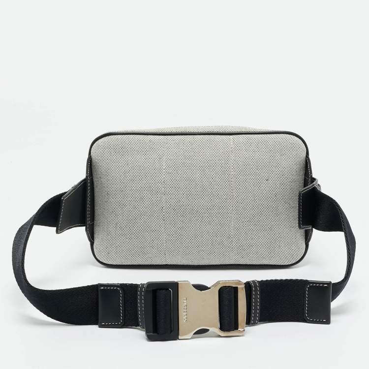 مملوكة مسبقًا حقيبة بربري ويست جلد وكانفاس رصاصي/ أسود