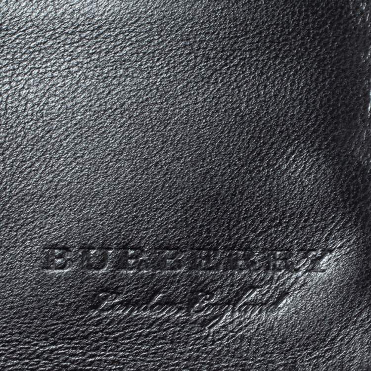 Pre Owned Burberry Black Leather Studs Bifold Wallet