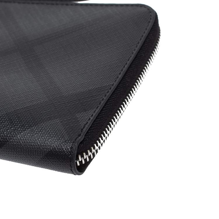 burberry wristlet wallet