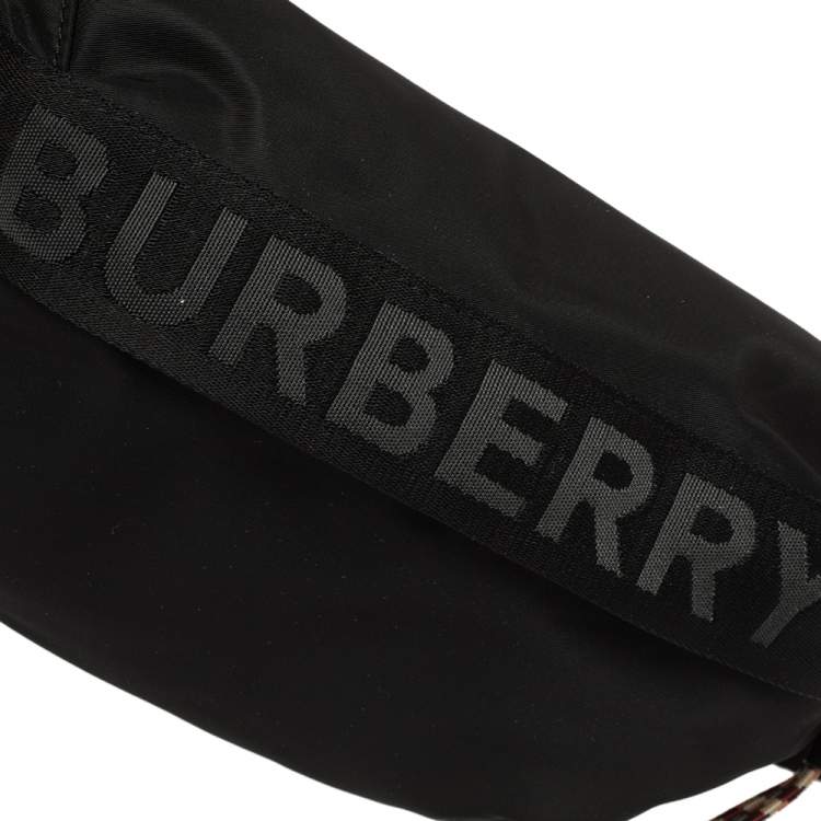 Pre Owned Burberry Black Nylon and Leather Sonny Belt Bag