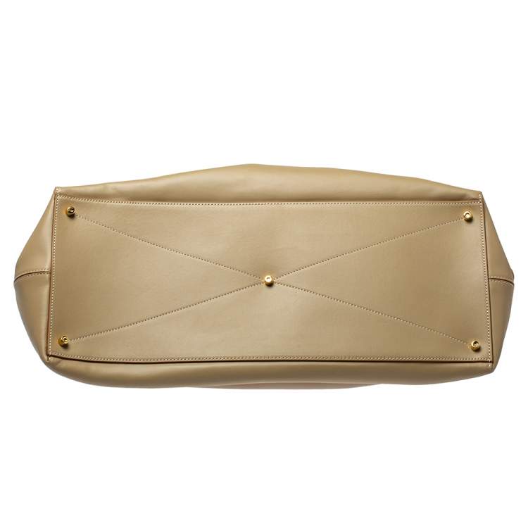 مملوكة مسبقًا Burberry Beige Leather Extra Large Society Top Handle Bag