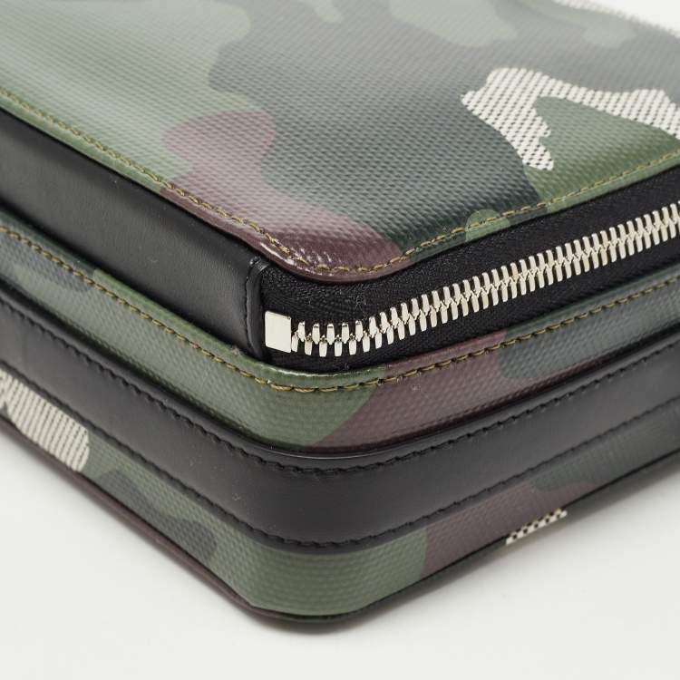 Pre Owned Burberry Green Camo Print Leather Sutton Crossbody Bag