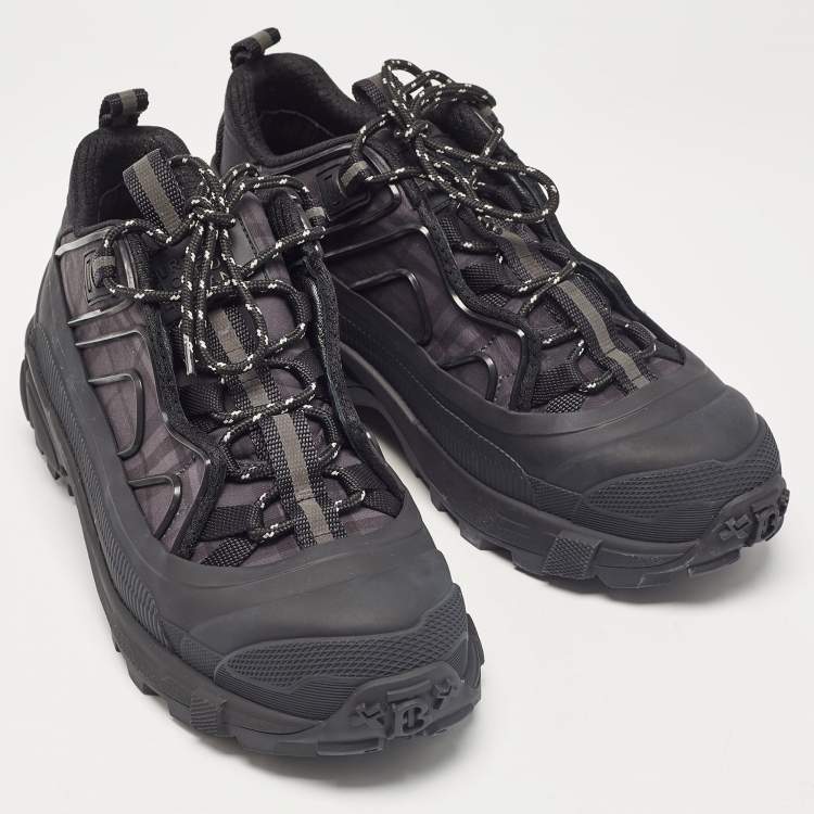 Pre Owned Burberry Black Leather and Rubber Arthur Lace Up Sneakers Size 41