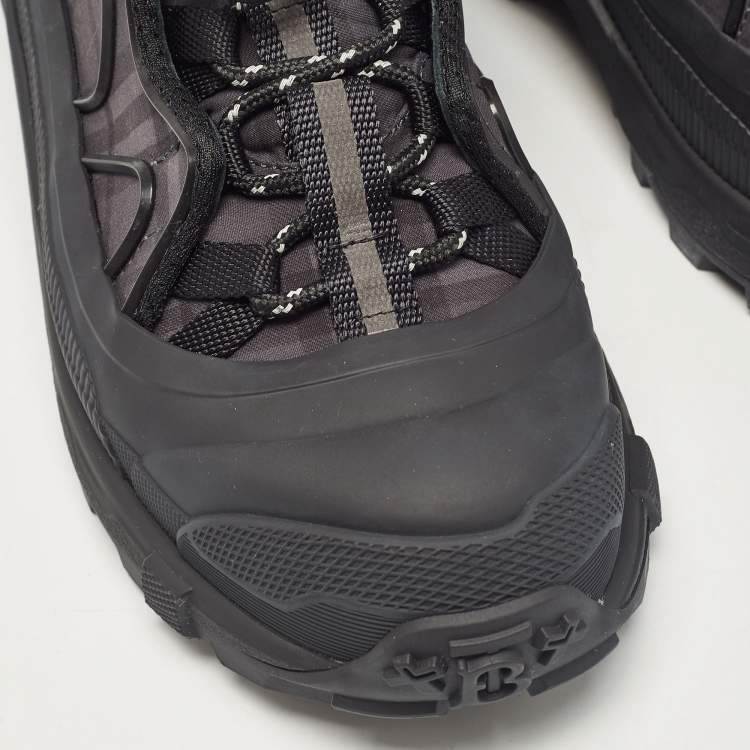 Pre Owned Burberry Black Leather and Rubber Arthur Lace Up Sneakers Size 41