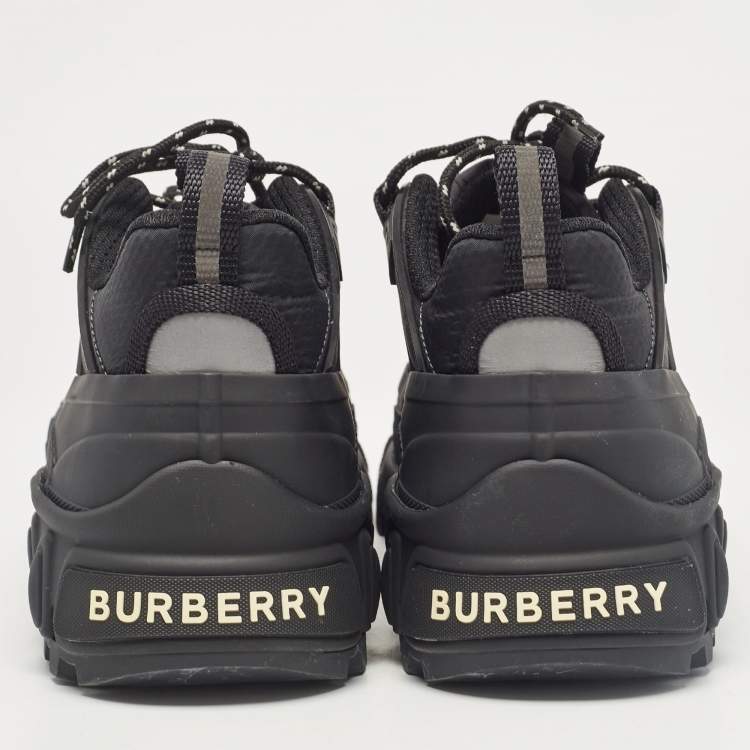 Pre Owned Burberry Black Leather and Rubber Arthur Lace Up Sneakers Size 41