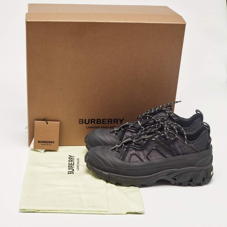 Pre Owned Burberry Black Leather and Rubber Arthur Lace Up Sneakers Size 41