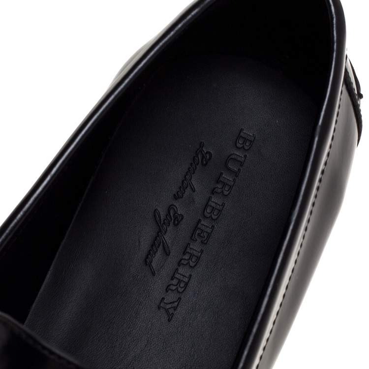 Pre Owned Burberry Black Leather Solway Chain Detail Slip On Loafers Size 44.5
