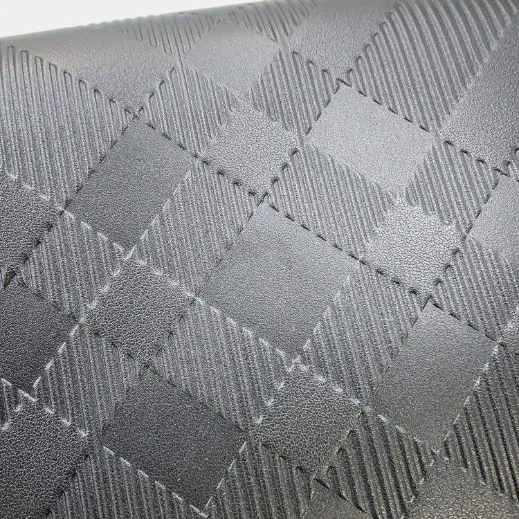 مملوكة مسبقًا حقيبة ماسنجر بربري نقش مربعات جلد عجل أسود