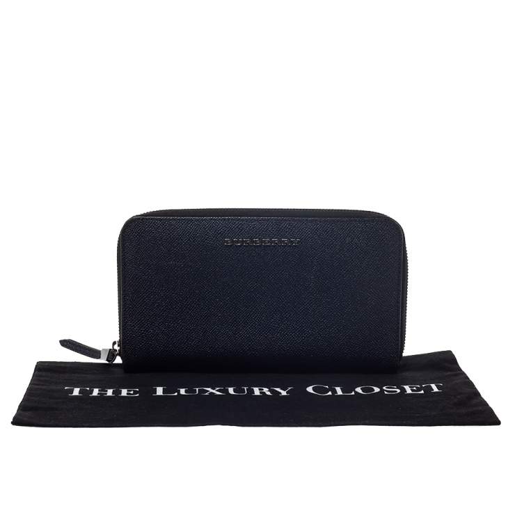 Pre Owned Burberry Navy Blue Leather Zip Around Wallet