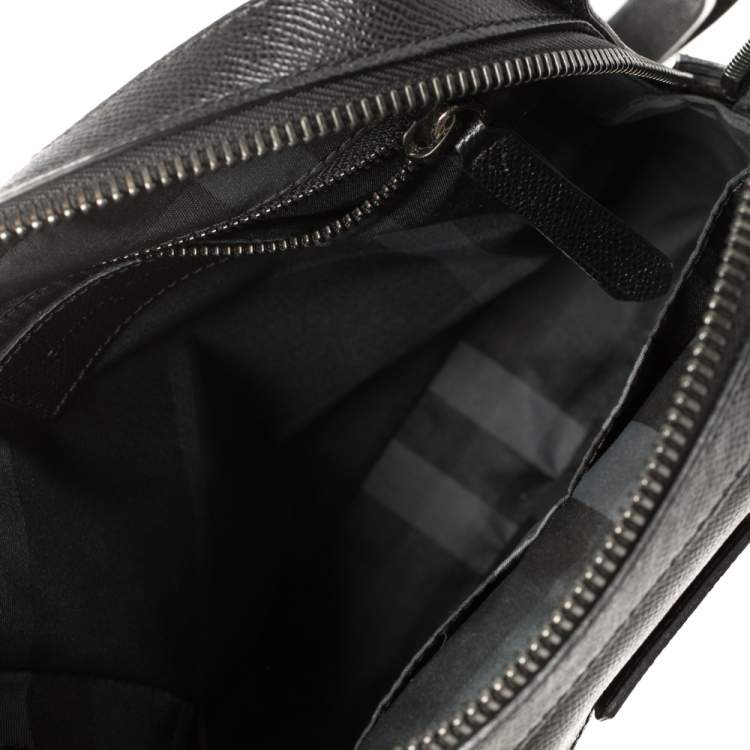Pre Owned Burberry Black Leather Small Shaldon Messenger Bag