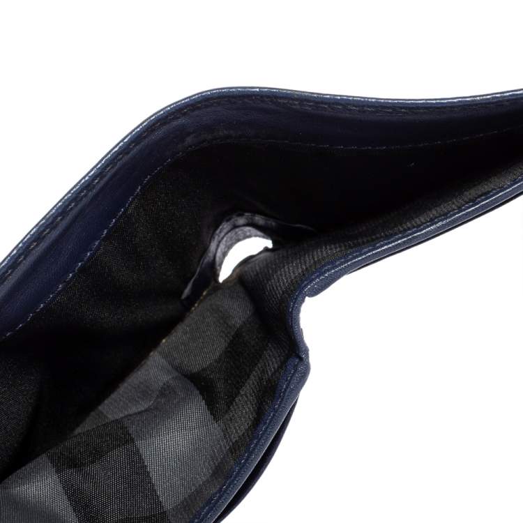 مملوكة مسبقًا Burberry Navy Blue Leather Logo Bifold Compact Wallet