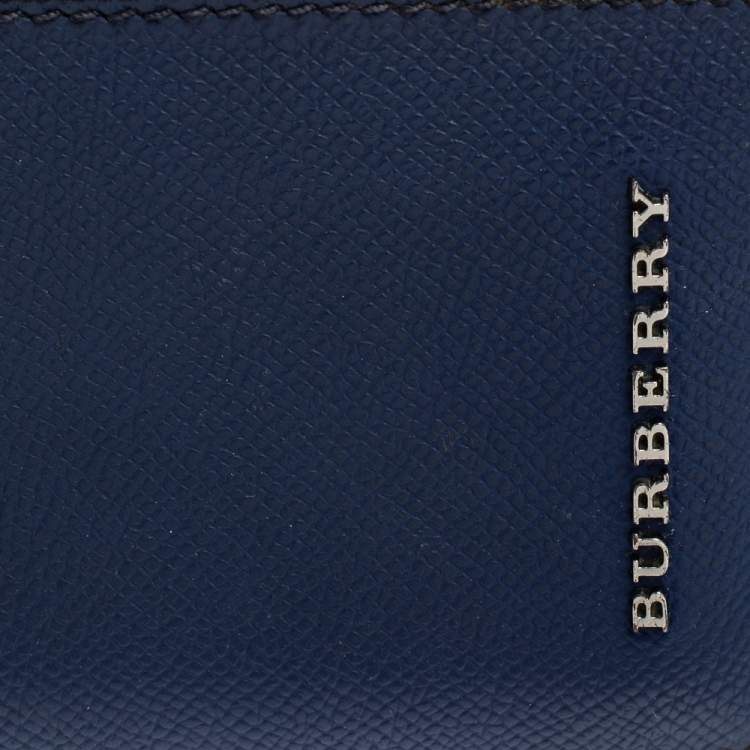 مملوكة مسبقًا Burberry Navy Blue Leather Logo Bifold Compact Wallet