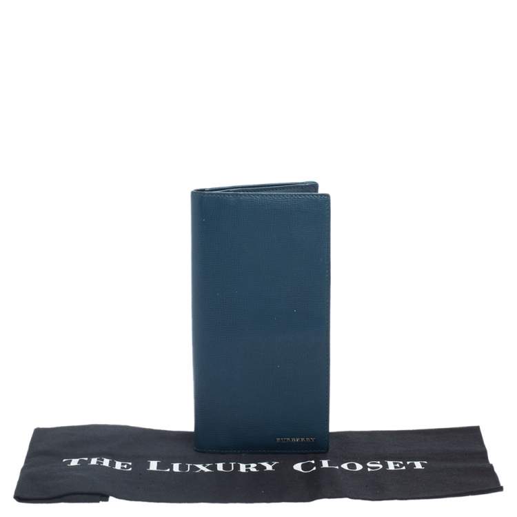 مملوكة مسبقًا Burberry Blue Leather Long Wallet