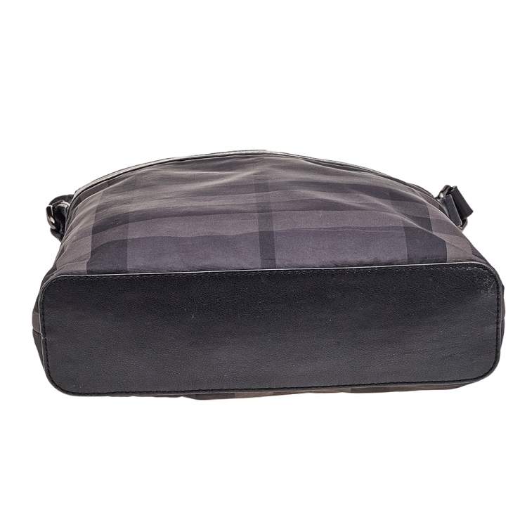 Pre Owned Burberry Black Smoke Check Nylon Messenger Bag