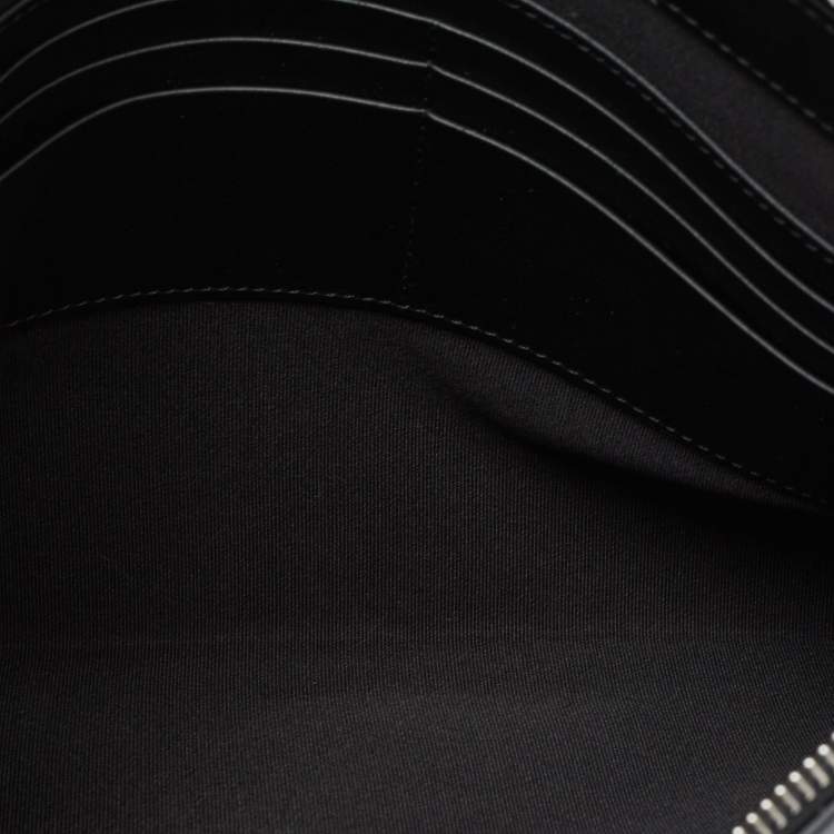 Pre Owned Burberry Black Leather Embossed Crest Wristlet Clutch