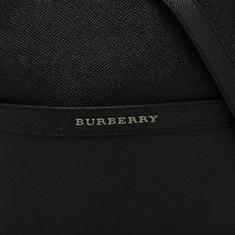 Pre Owned Burberry Black Leather Messenger Bag
