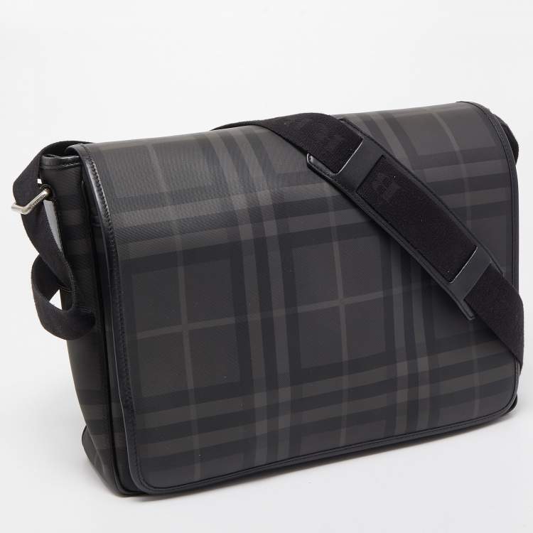 Pre Owned Burberry Black/Grey Check PVC and Leather Large Burleigh Messenger Bag