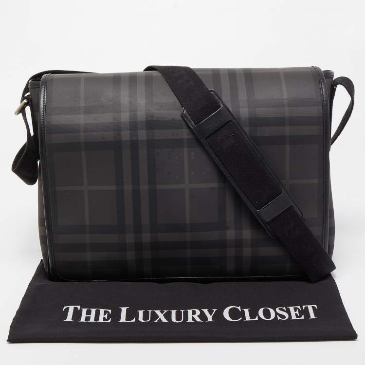 Pre Owned Burberry Black/Grey Check PVC and Leather Large Burleigh Messenger Bag
