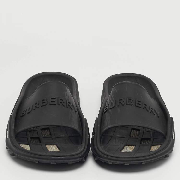 Pre Owned Burberry Bucklow Size 45 Black Rubber Slippers