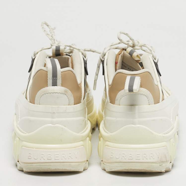 مملوكة مسبقًا Burberry Arthur Size 43 White/Beige House Check Fabric and Rubber Lace Up Sneakers
