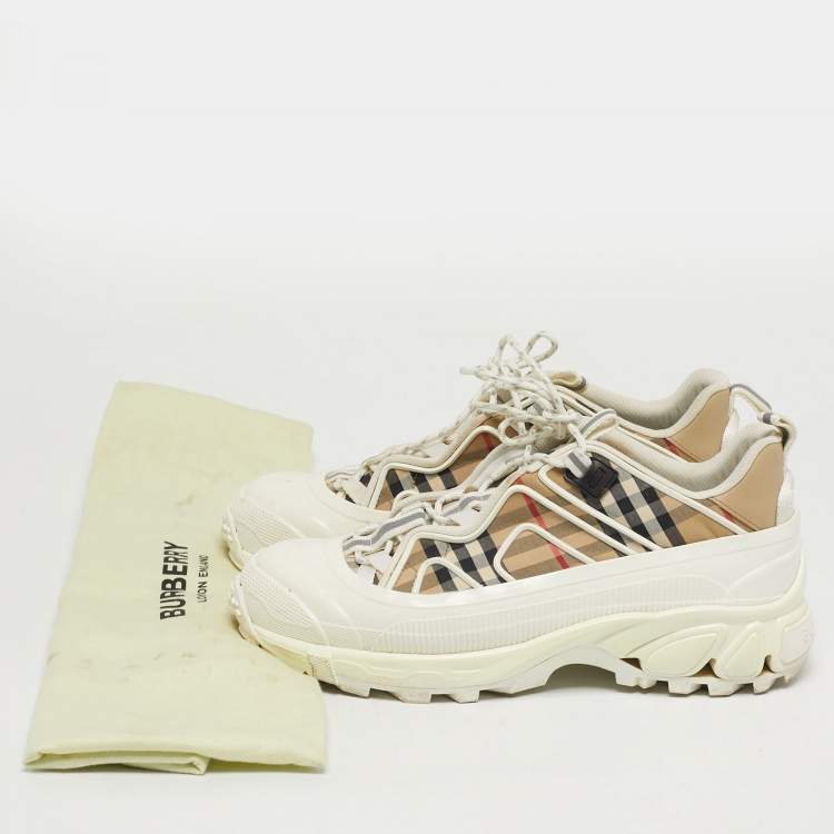 مملوكة مسبقًا Burberry Arthur Size 43 White/Beige House Check Fabric and Rubber Lace Up Sneakers