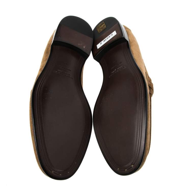 مملوكة مسبقًا Burberry Brown Suede Solway Chain Detail Slip On Loafers Size 44