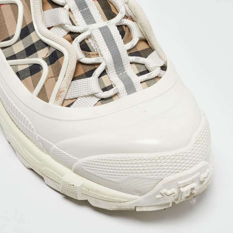 Pre Owned Burberry White/Beige Check Fabric and Rubber Arthur Low Top Sneakers Size 43