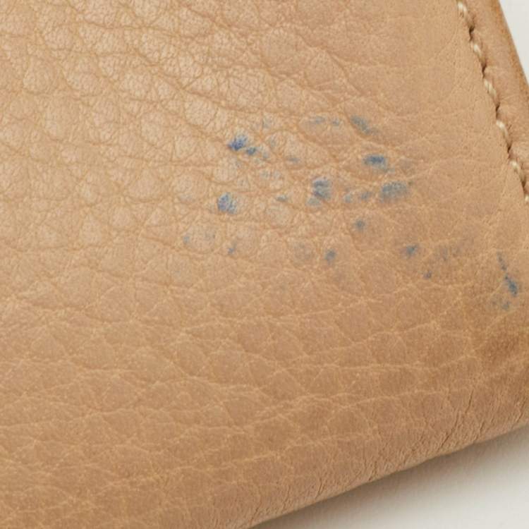 مملوكة مسبقًا Bvlgari Beige Leather Compact Wallet