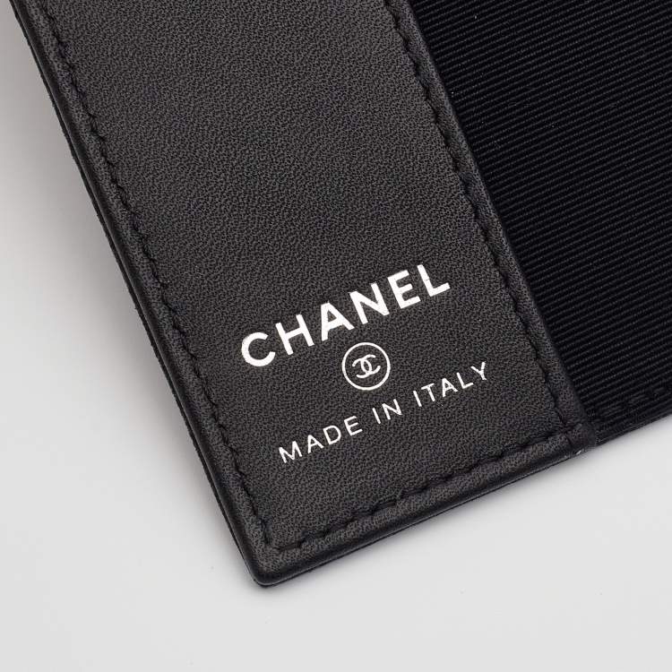 Pre Owned Chanel Black Quilted Caviar Leather CC Passport Holder