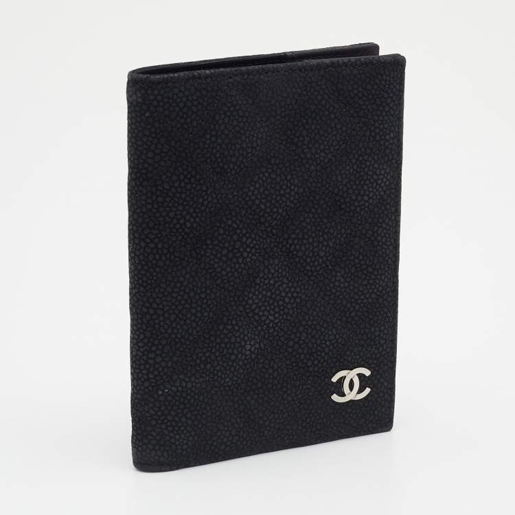 Pre Owned Chanel Black Quilted Caviar Leather CC Passport Holder